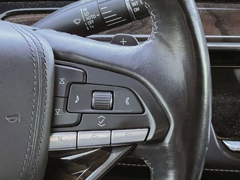 Used 2022 Cadillac Escalade ESV Sport Platinum image 14