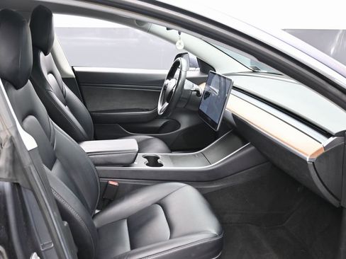 Used 2018 Tesla Model 3 Long Range image 38