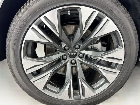 New 2026 Audi Q8 Premium Plus image 32