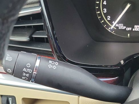 Used 2018 Cadillac XT5 Luxury w/ Driver Awareness Package image 13