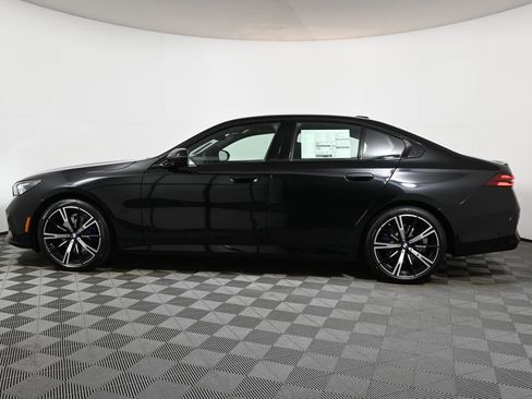 New 2026 BMW 530i xDrive w/ M Sport Package AWD/4WD image 2
