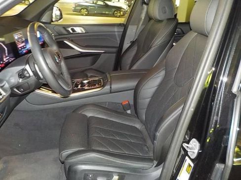 Used 2024 BMW X5 xDrive40i w/ M Sport Package AWD/4WD image 4