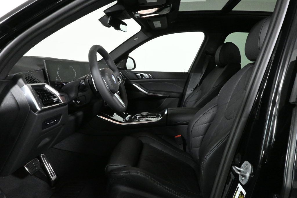Used 2026 BMW X5 xDrive50e w/ M Sport Package AWD/4WD image 3