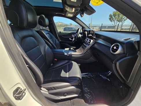 Used 2022 Mercedes-Benz GLC 300 image 12