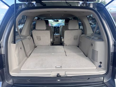 Used 2014 Lincoln Navigator 4WD image 9