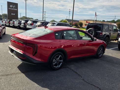 Used 2025 Kia K4 FWD image 13