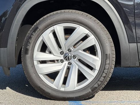 Used 2022 Volkswagen Atlas Cross Sport SE image 25