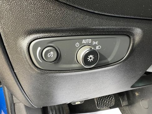 Used 2019 Chevrolet Equinox LT FWD image 28