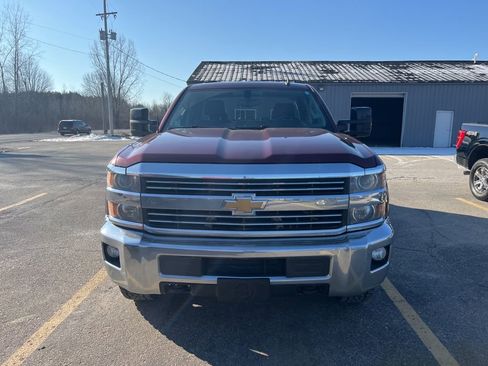 Used 2015 Chevrolet Silverado 2500 LT w/ LT Convenience Package image 3