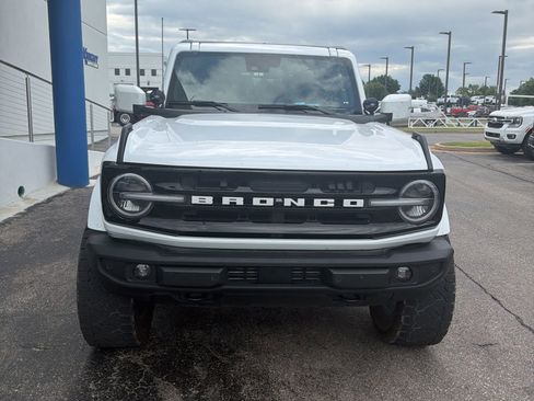 Used 2024 Ford Bronco Outer Banks AWD/4WD image 3