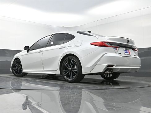 Used 2025 Toyota Camry XSE image 28