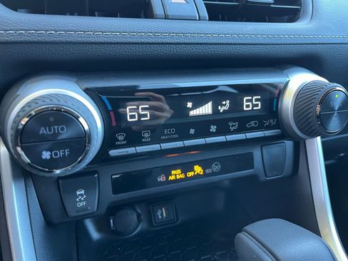 Used 2025 Toyota RAV4 LE image 24