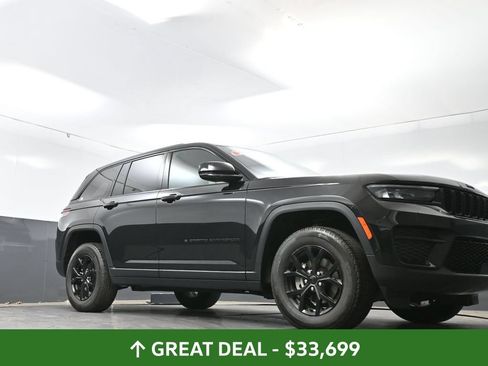Used 2025 Jeep Grand Cherokee Altitude AWD/4WD image 53