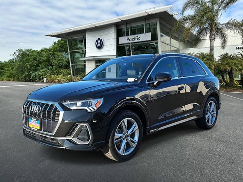 Used 2022 Audi Q3 2.0T Premium Plus w/ Premium Plus Package image 1