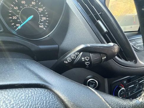 Used 2019 Ford Escape SEL image 35