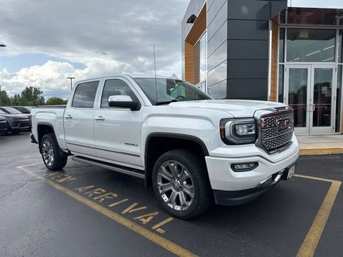 Used 2018 GMC Sierra 1500 Denali w/ Denali Ultimate Package AWD/4WD image 2