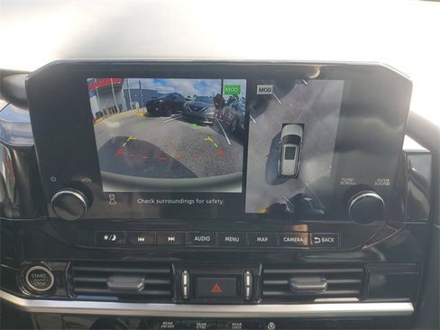 Used 2023 Nissan Pathfinder SL w/ Lighting Package (N92) image 30