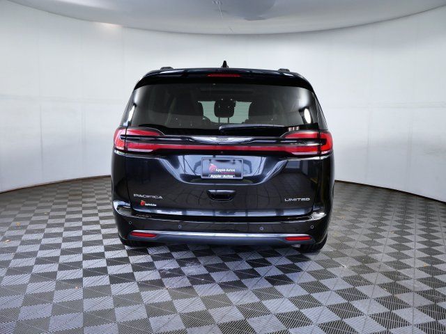 Used 2023 Chrysler Pacifica Limited FWD image 5