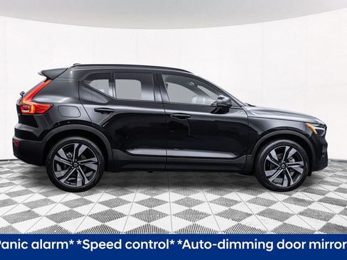 Used 2023 Volvo XC40 B5 Plus w/ Protection Package Premier image 11