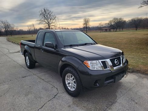 Used 2019 Nissan Frontier SV image 4