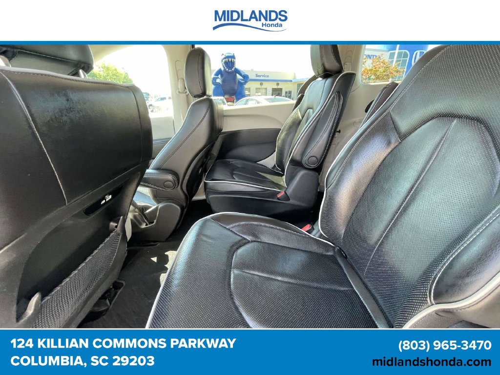 Used 2023 Chrysler Pacifica Limited FWD image 10