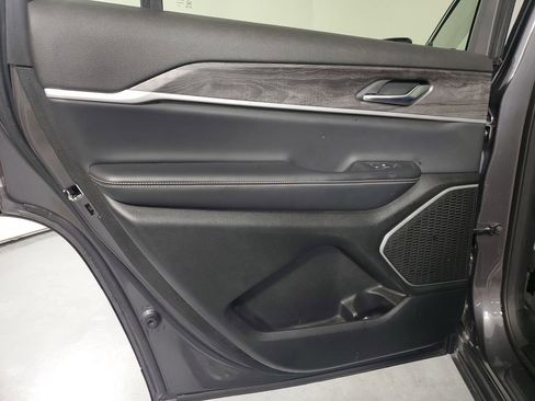 Used 2022 Jeep Grand Cherokee L Limited image 34