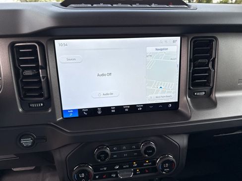 New 2025 Ford Bronco Badlands image 10