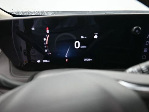 Used 2025 Buick Encore GX Preferred AWD/4WD image 19