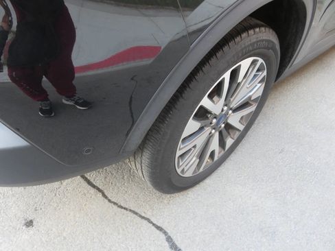 Used 2020 Ford Escape Titanium image 38