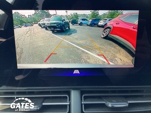 Used 2024 Chevrolet Trax LT w/ Driver Confidence Package FWD image 18