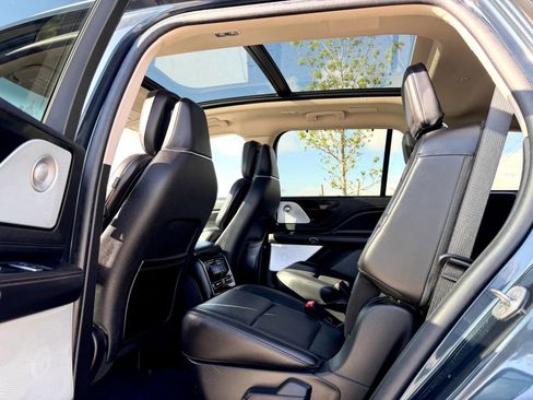 Used 2024 Lincoln Aviator Reserve w/ Equipment Group 201A AWD/4WD image 16