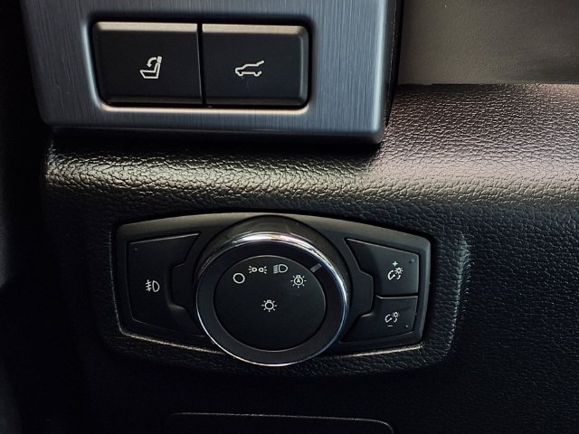 Used 2019 Ford Expedition Platinum RWD image 18