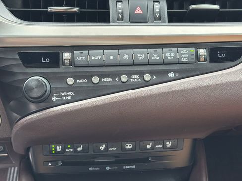 Used 2019 Lexus ES 350 w/ Accessory Package 2 FWD image 31