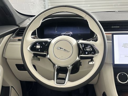 Used 2026 Jaguar F-PACE R-Dynamic S image 14