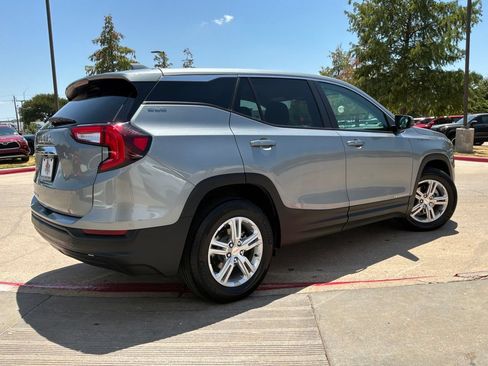 Used 2024 GMC Terrain SLE FWD image 6