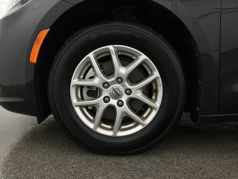 Used 2022 Chrysler Pacifica Touring-L FWD image 38