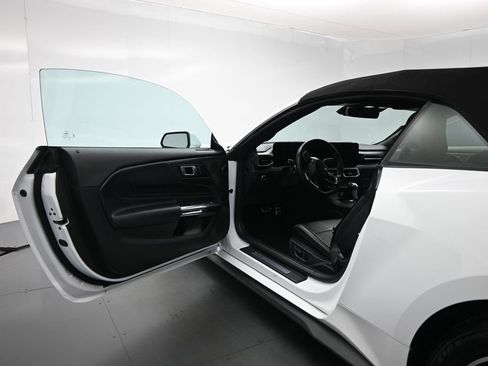 Certified 2025 Ford Mustang Premium RWD image 8