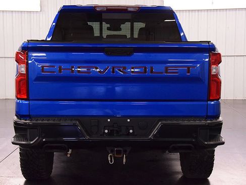 Used 2023 Chevrolet Silverado 1500 LT Trail Boss w/ LT Trail Boss Premium Package AWD/4WD image 7