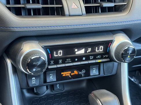 Used 2022 Toyota RAV4 SE w/ Convenience Package AWD/4WD image 19