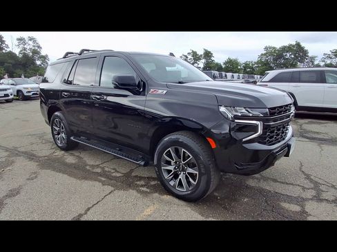 Used 2023 Chevrolet Tahoe Z71 w/ Luxury Package AWD/4WD image 2