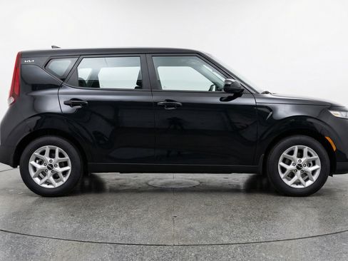 Used 2025 Kia Soul LX w/ LX Technology Package image 11
