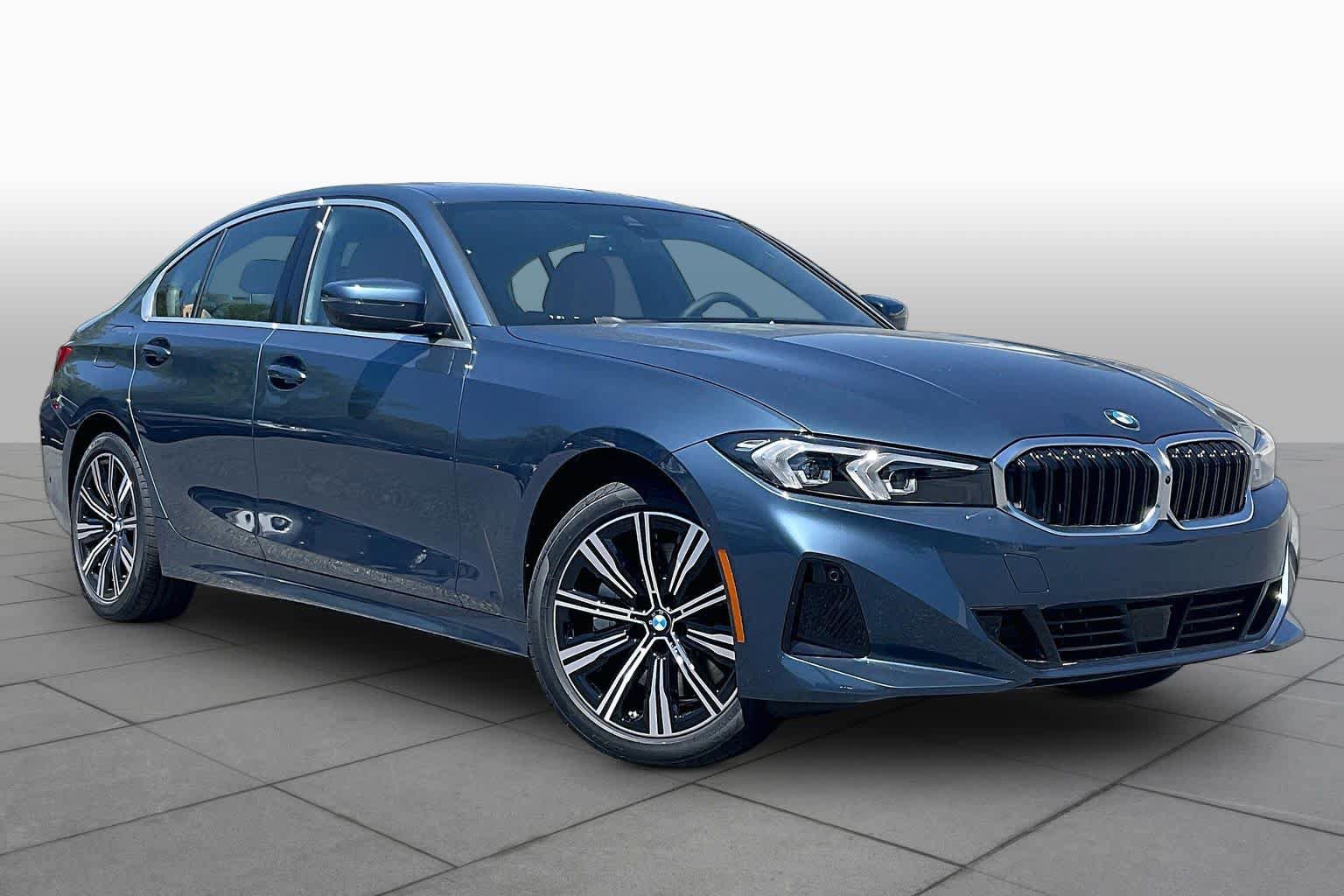 Used 2026 BMW 330i xDrive Sedan w/ Premium Package AWD/4WD image 2