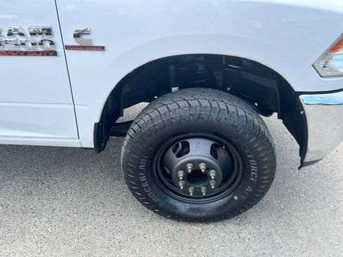 Used 2018 RAM 3500 Tradesman w/ Chrome Appearance Group AWD/4WD image 16