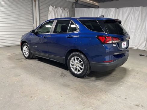 Used 2023 Chevrolet Equinox LS w/ LS Convenience Package FWD image 5