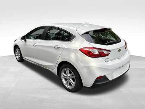 Used 2017 Chevrolet Cruze LT w/ Sun And Sound Package FWD image 3