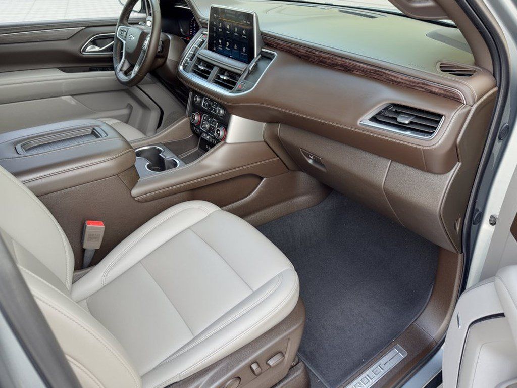 Certified 2023 Chevrolet Tahoe Z71 w/ Luxury Package AWD/4WD image 30
