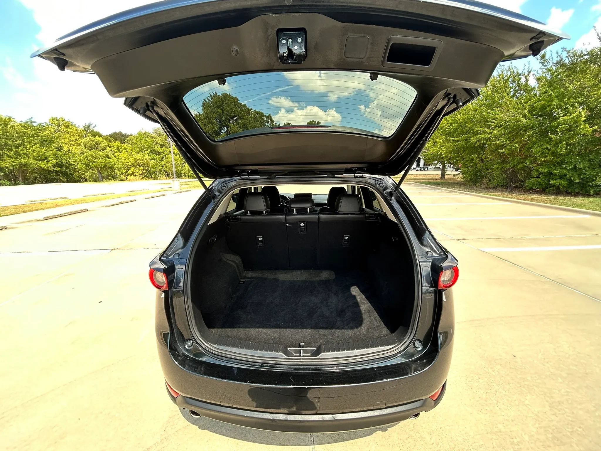 Used 2021 MAZDA CX-5 Touring FWD image 10