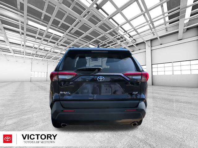 Used 2024 Toyota RAV4 XLE FWD image 5