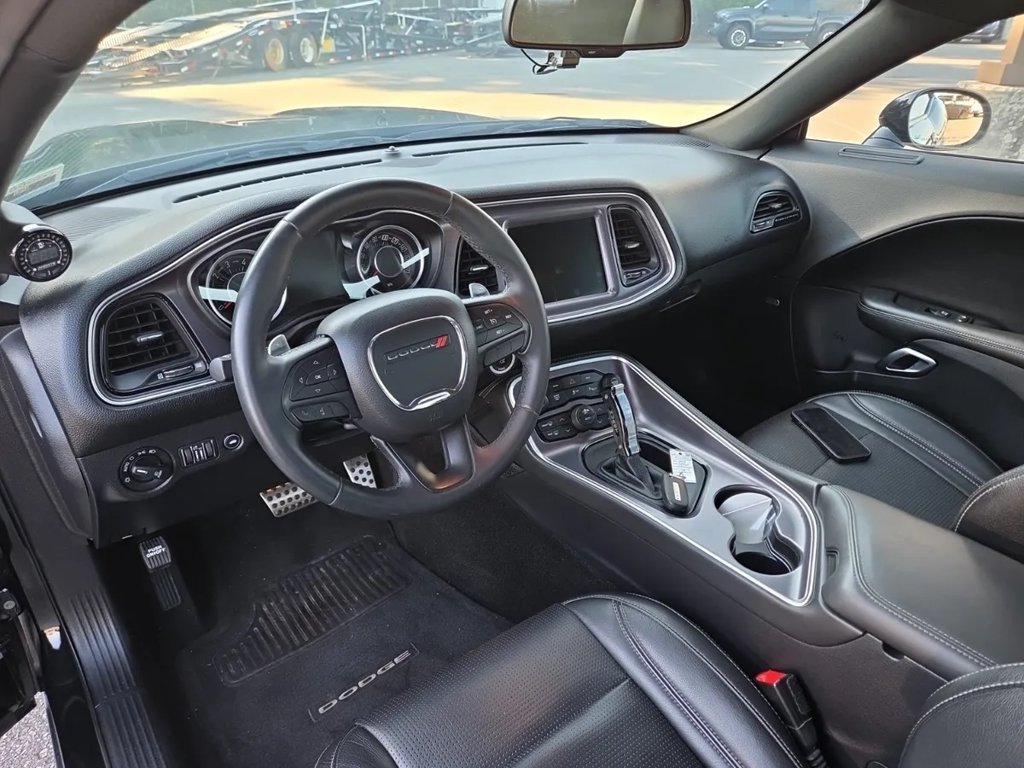 Used 2015 Dodge Challenger R/T Scat Pack w/ Scat Pack Appearance Package RWD image 11
