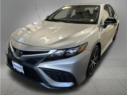 Used 2021 Toyota Camry SE w/ Cold Weather Package